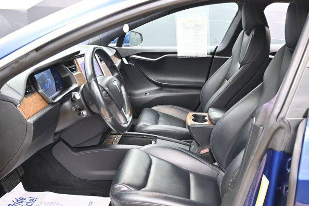 2020 TESLA Model S - photo 16