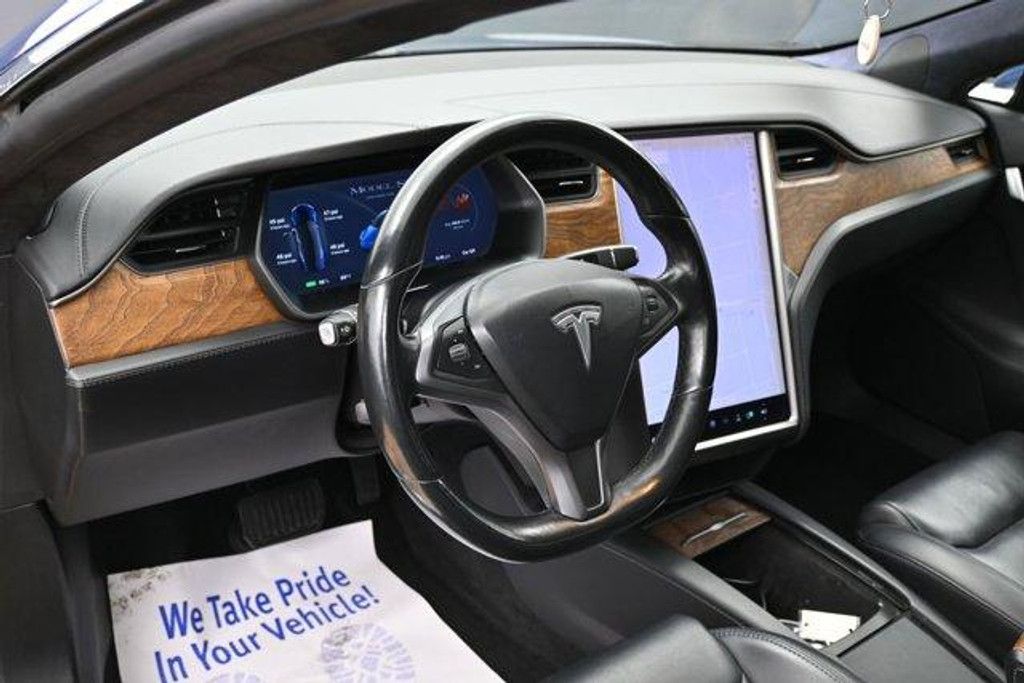 2020 TESLA Model S - photo 17