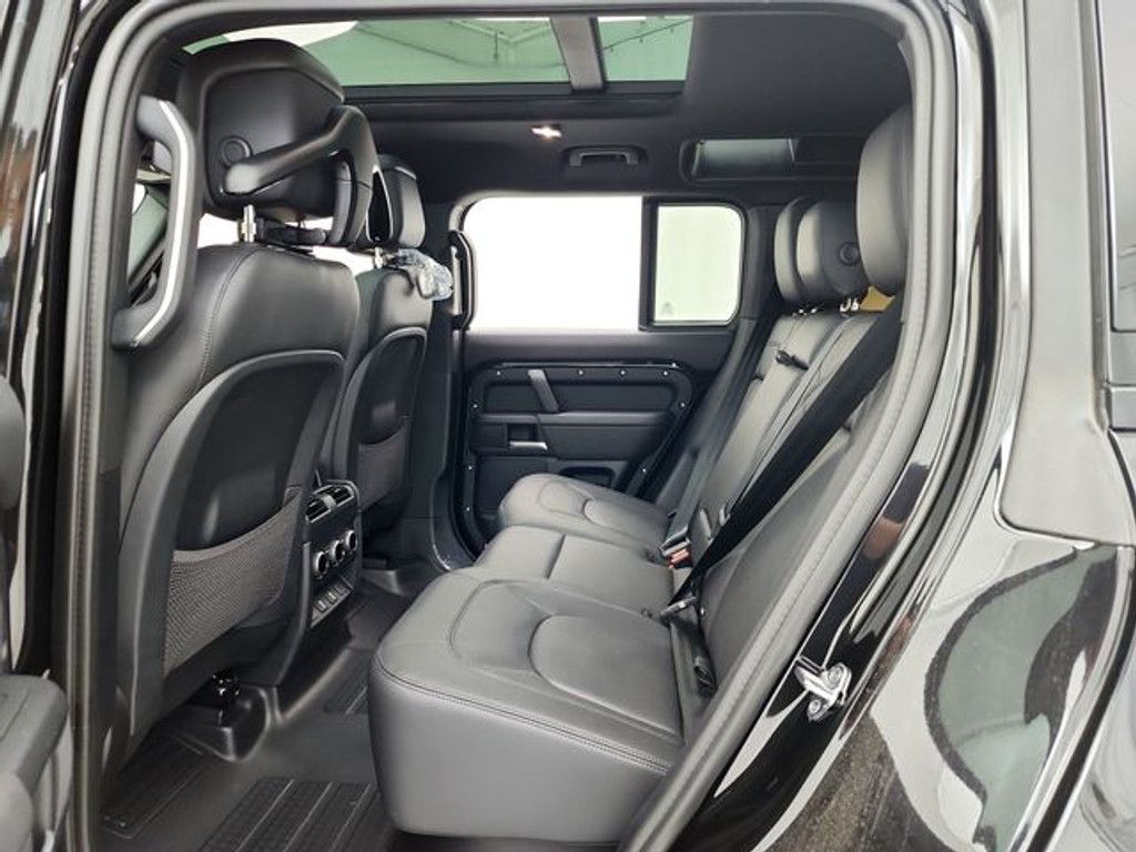 2026 LAND ROVER Defender - photo 25