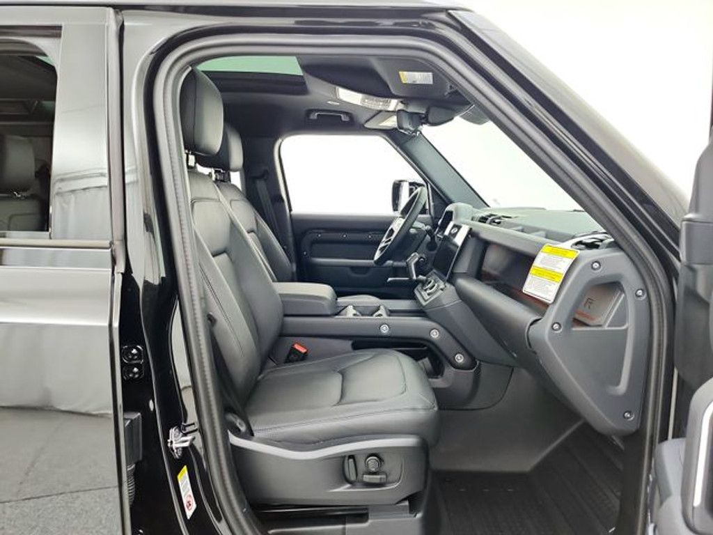 2026 LAND ROVER Defender - photo 15