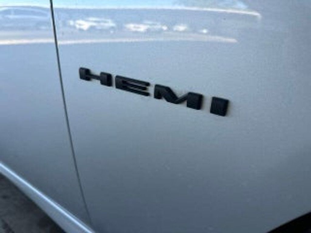 2022 DODGE Charger - photo 7