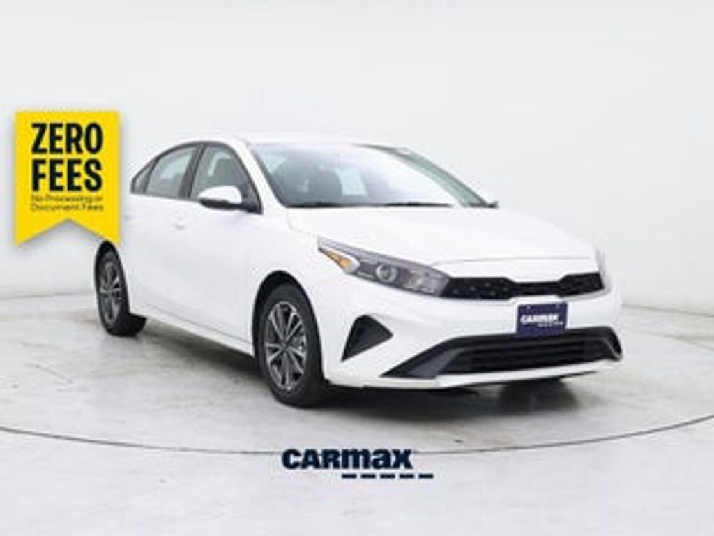 2024 KIA Forte - photo 2
