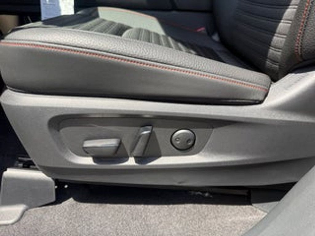 2026 NISSAN Pathfinder - photo 8