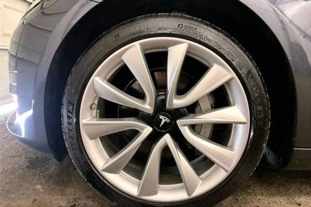 2018 TESLA Model 3 - photo 8