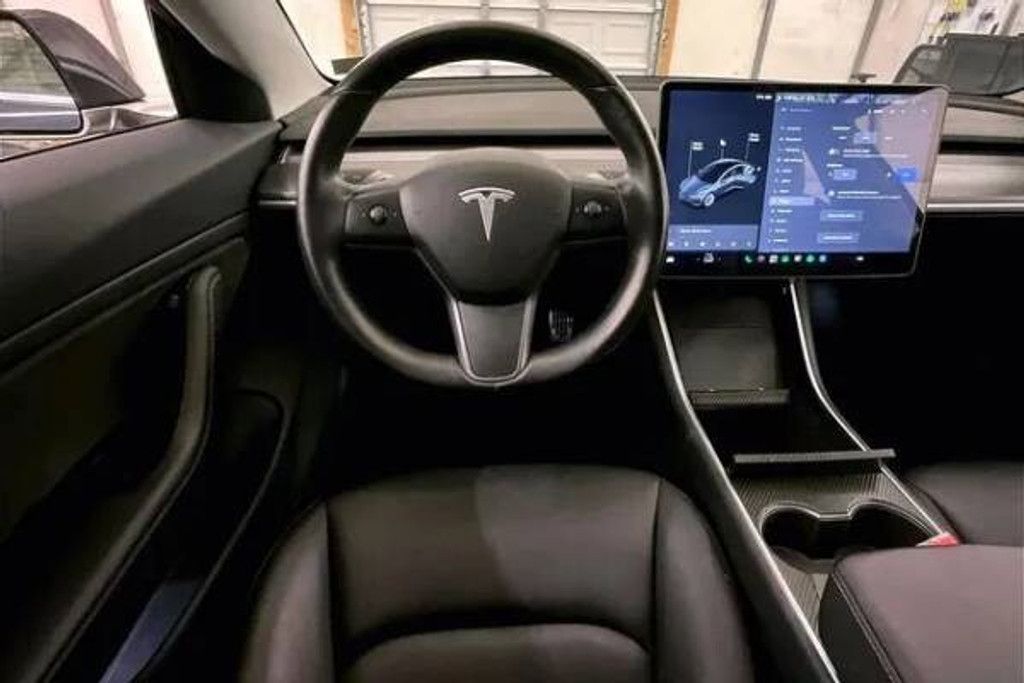 2018 TESLA Model 3 - photo 5