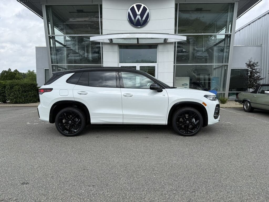 2026 VOLKSWAGEN Tiguan - photo 2