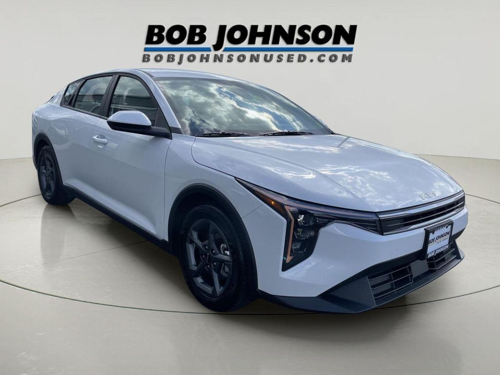 2025 Kia K4 LX LXS