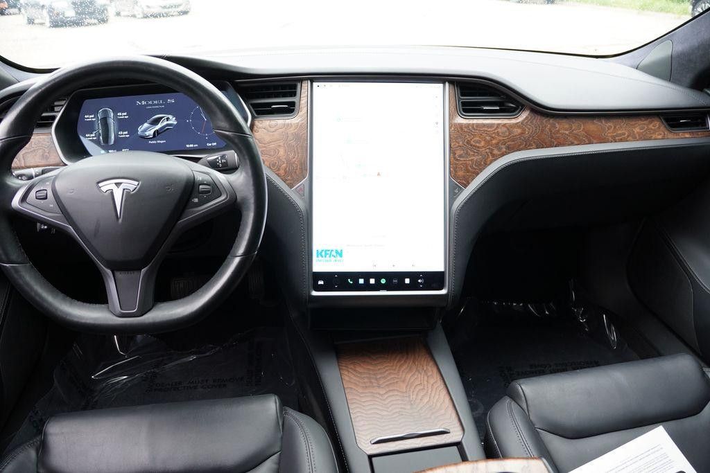 2020 TESLA Model S - photo 19