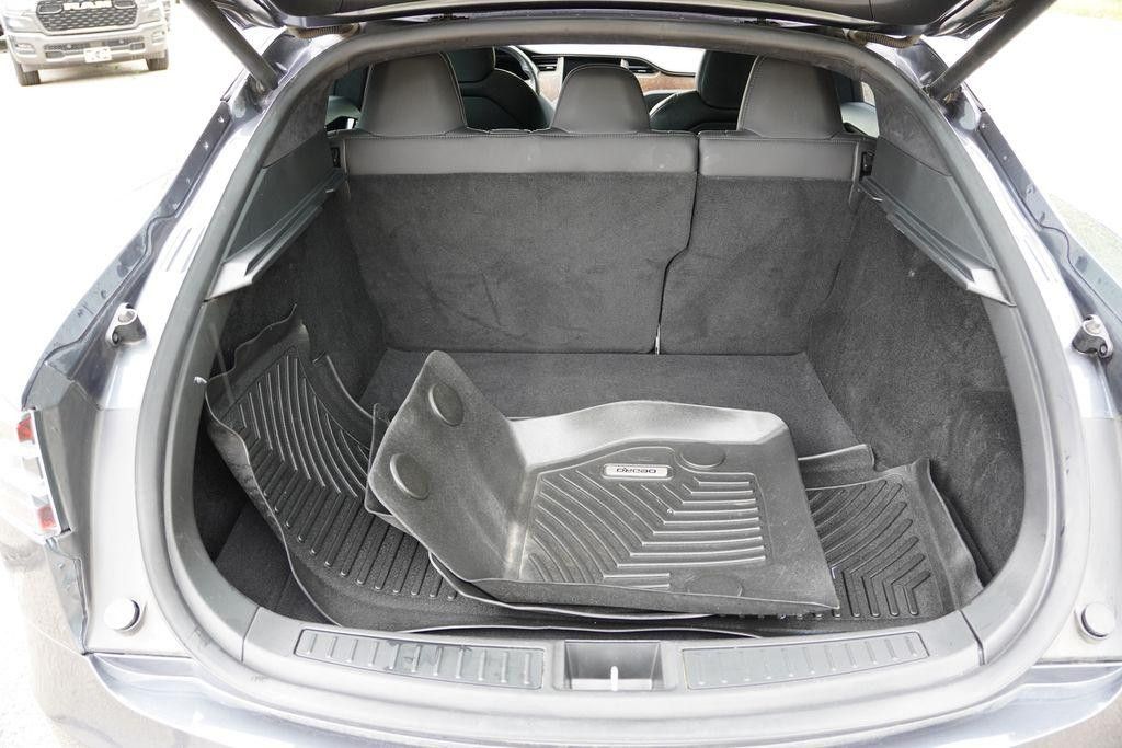 2020 TESLA Model S - photo 21