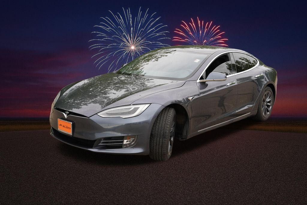 2020 TESLA Model S - photo 11