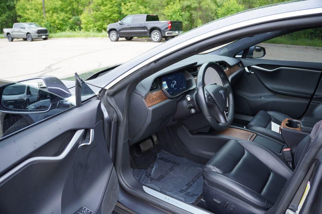 2020 TESLA Model S - photo 14