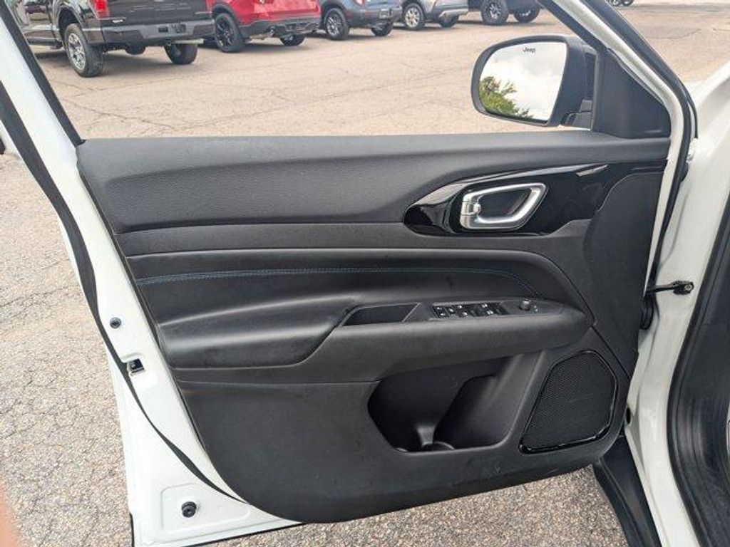 2025 JEEP Compass - photo 12