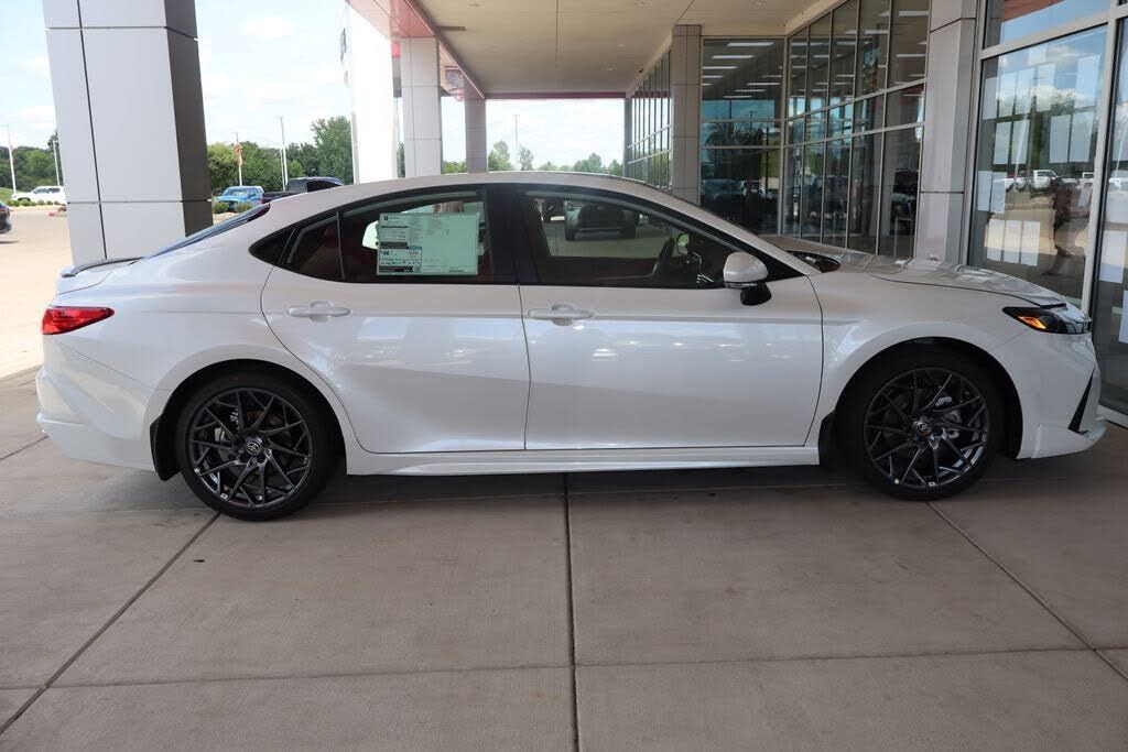 2026 TOYOTA Camry - photo 8