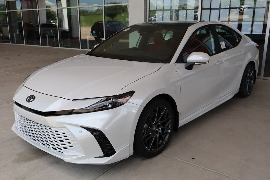 2026 TOYOTA Camry - photo 3
