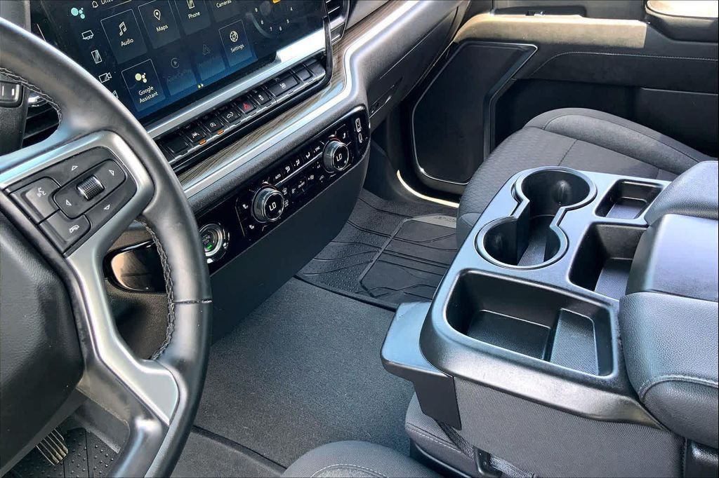 2024 CHEVROLET Silverado - photo 16