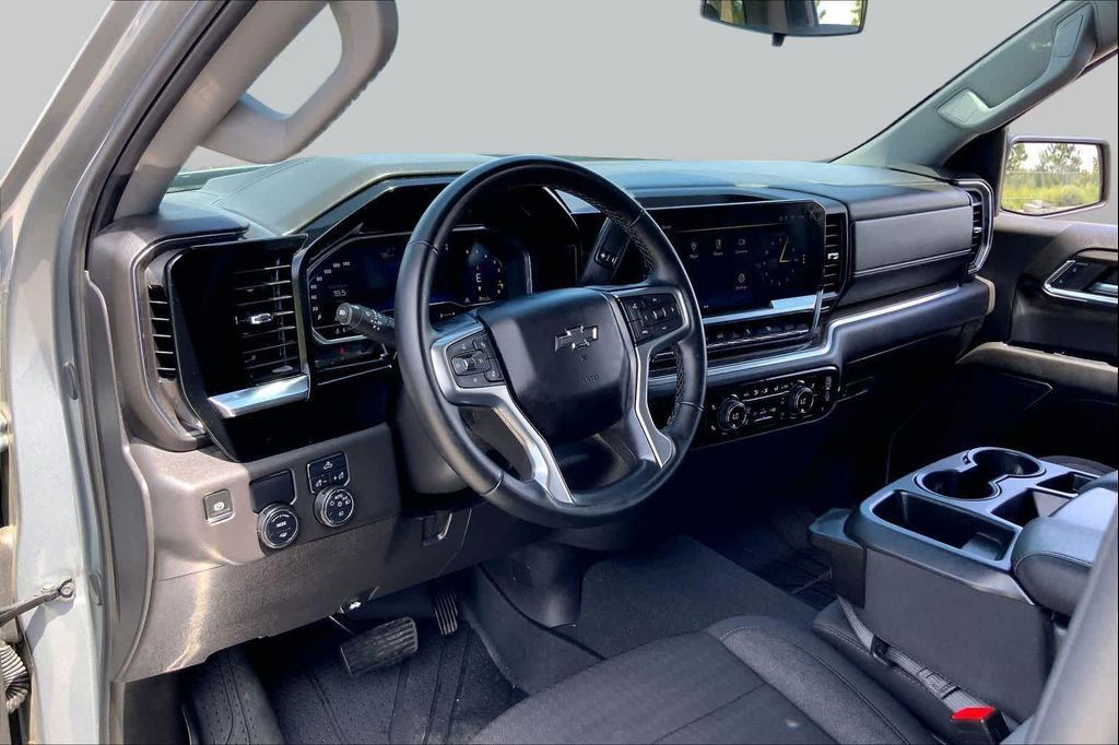 2024 CHEVROLET Silverado - photo 17