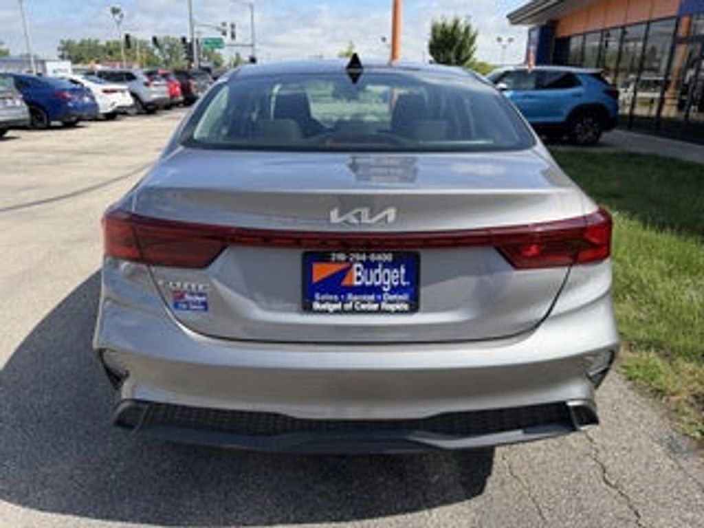 2024 KIA Forte - photo 4