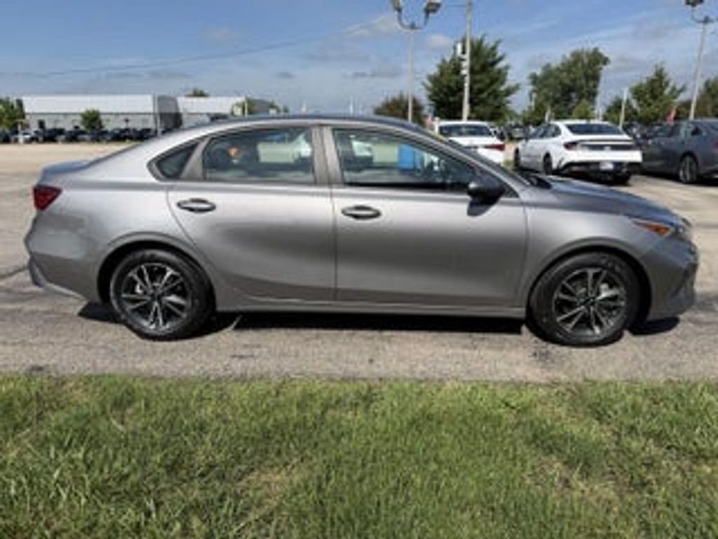 2024 KIA Forte - photo 6