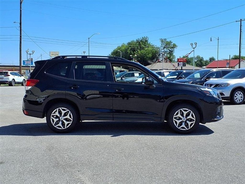 2023 SUBARU Forester - photo 2