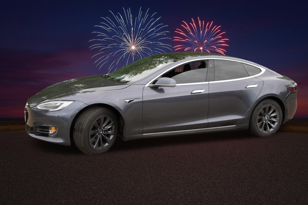 2020 TESLA Model S - photo 10