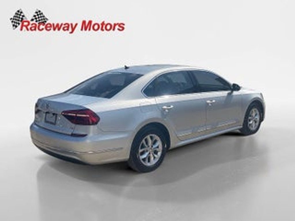 2017 VOLKSWAGEN Passat - photo 5