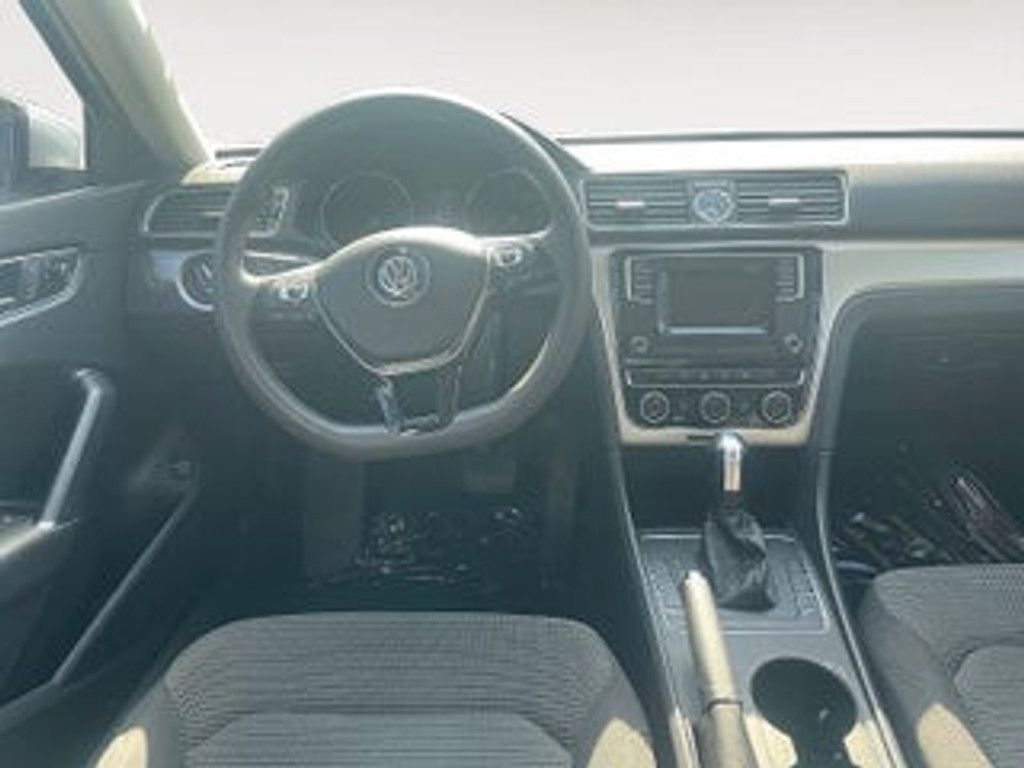 2017 VOLKSWAGEN Passat - photo 10