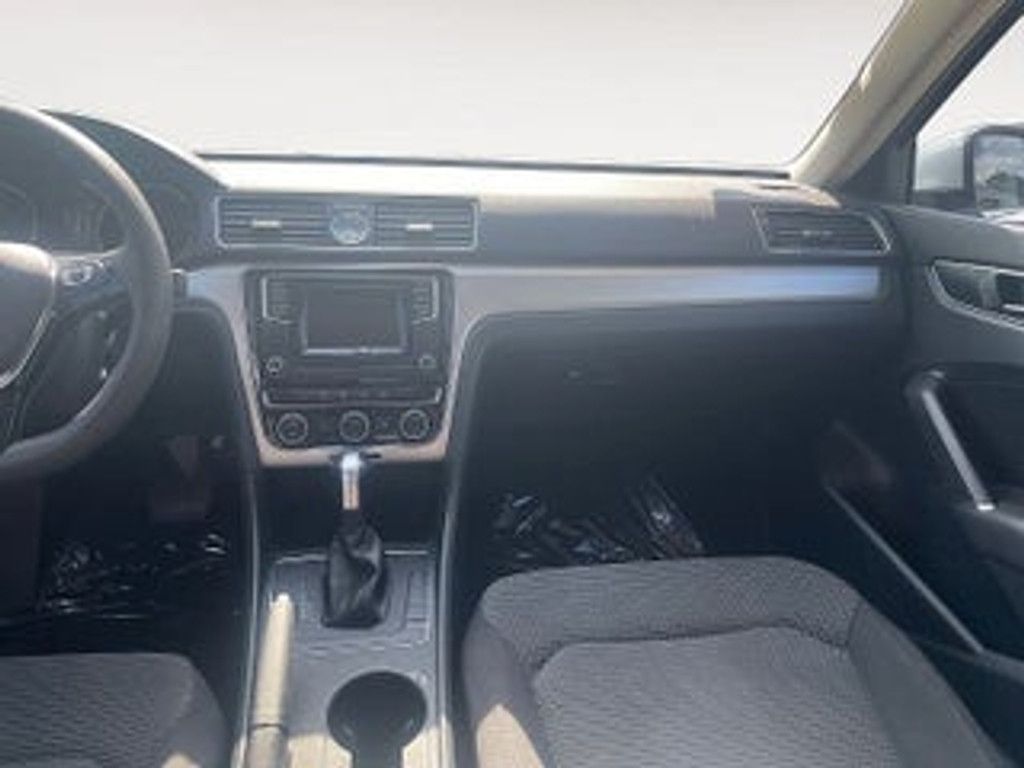 2017 VOLKSWAGEN Passat - photo 11