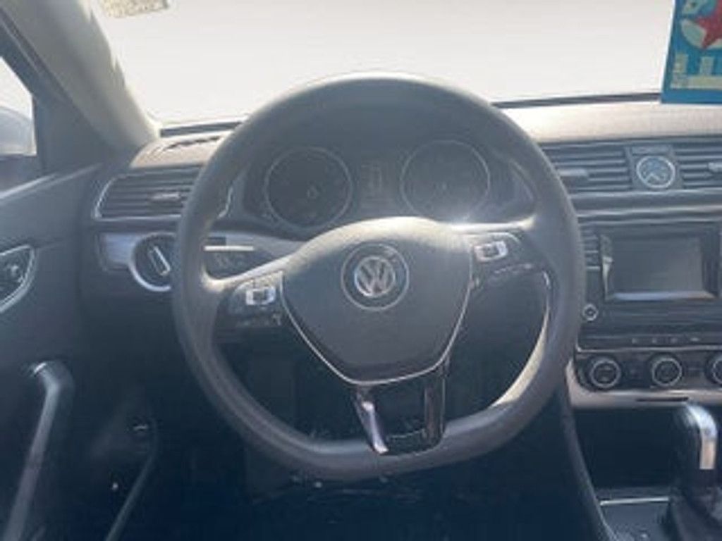 2017 VOLKSWAGEN Passat - photo 12