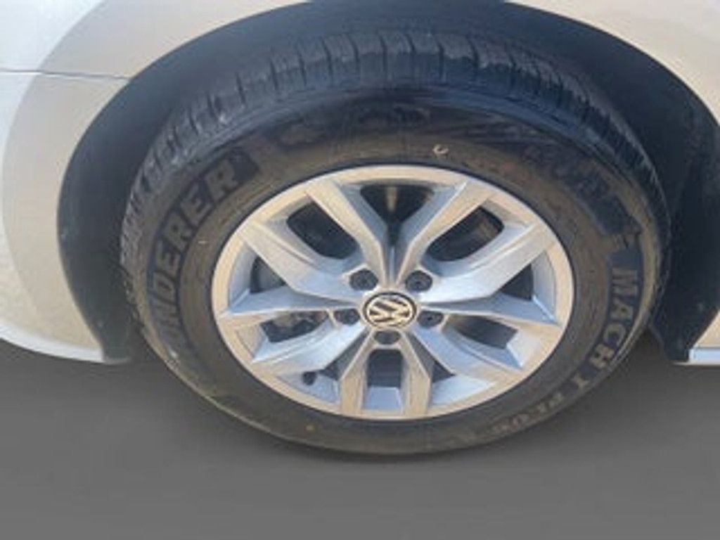 2017 VOLKSWAGEN Passat - photo 14