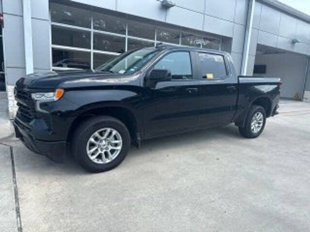 2026 CHEVROLET Silverado - photo 2