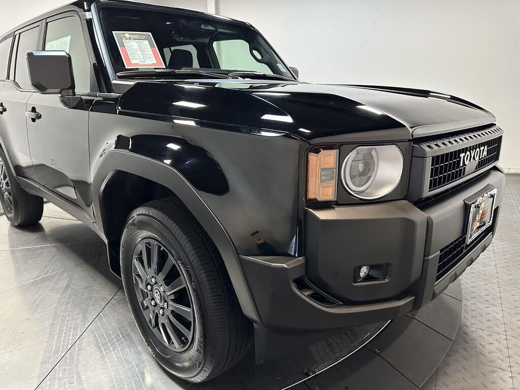 2025 TOYOTA Land Cruiser - photo 3