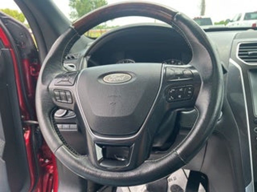 2020 FORD Explorer - photo 7