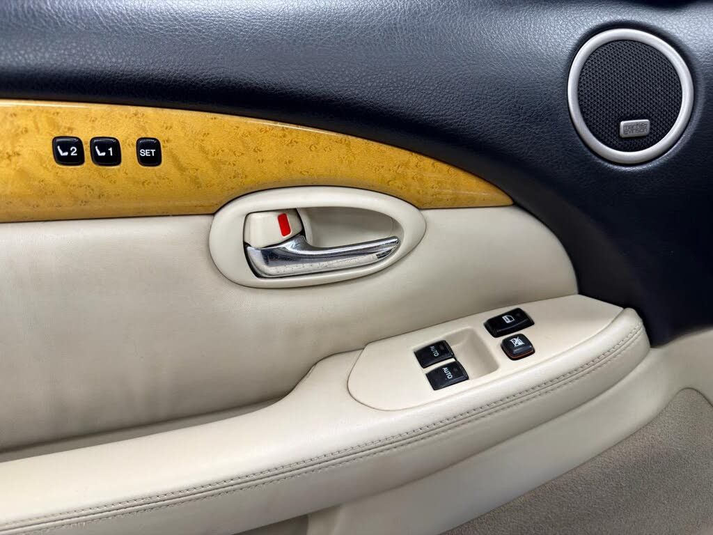2003 LEXUS SC - photo 21