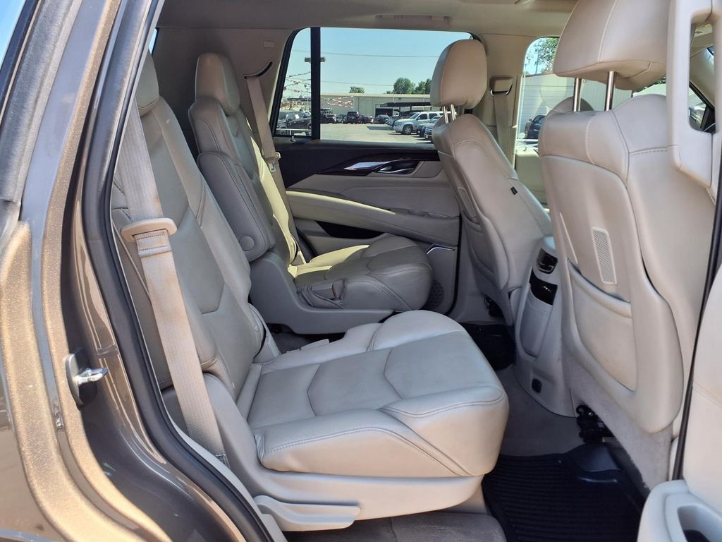 2016 CADILLAC Escalade - photo 17