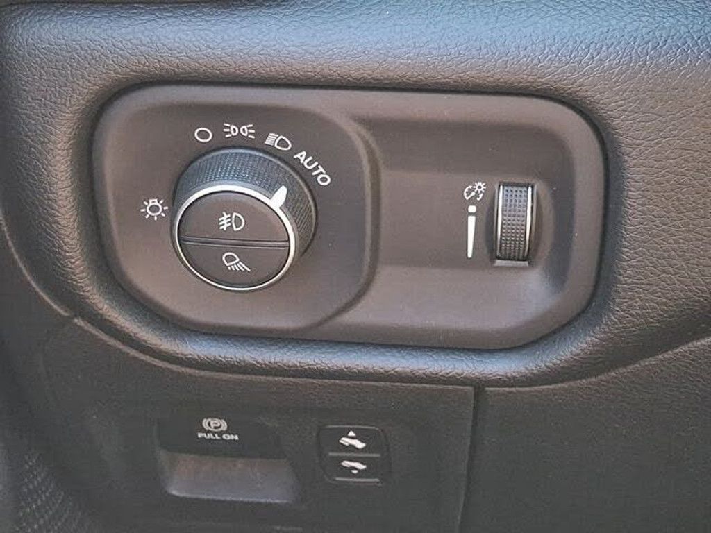 2021 RAM 1500 - photo 24