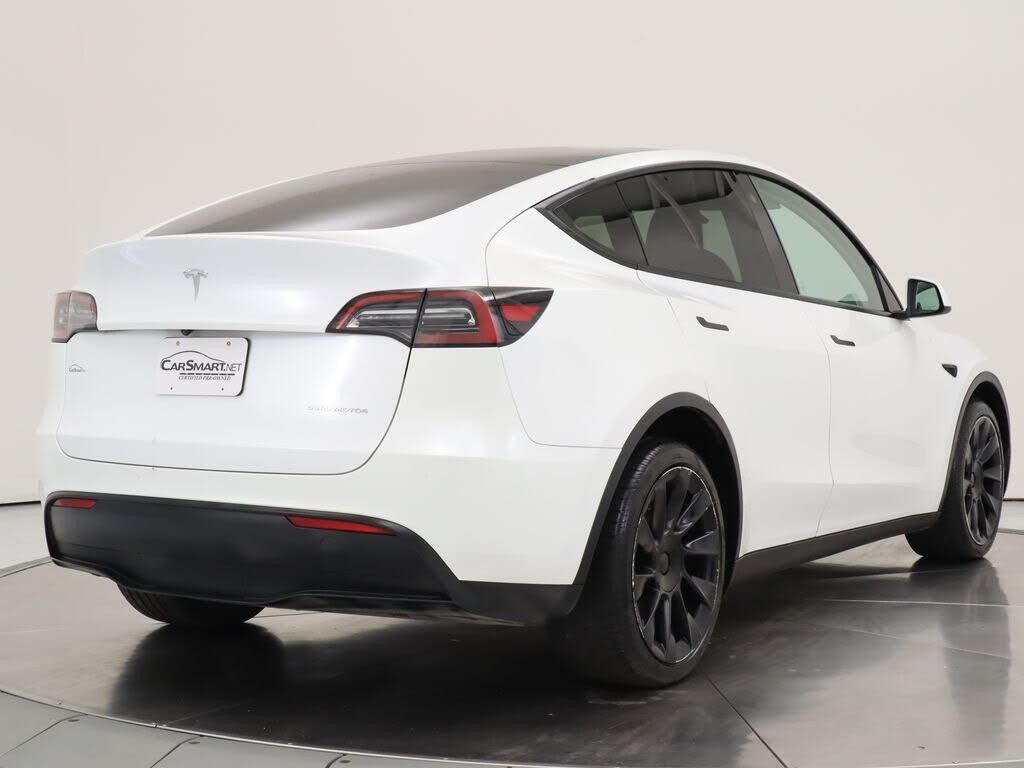 2023 TESLA Model Y - photo 5