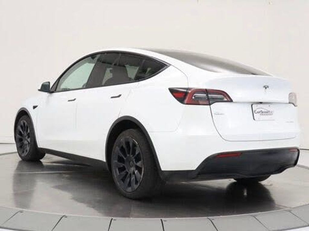 2023 TESLA Model Y - photo 3