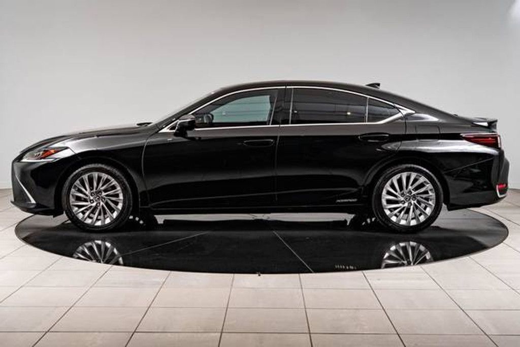 2019 LEXUS ES - photo 5