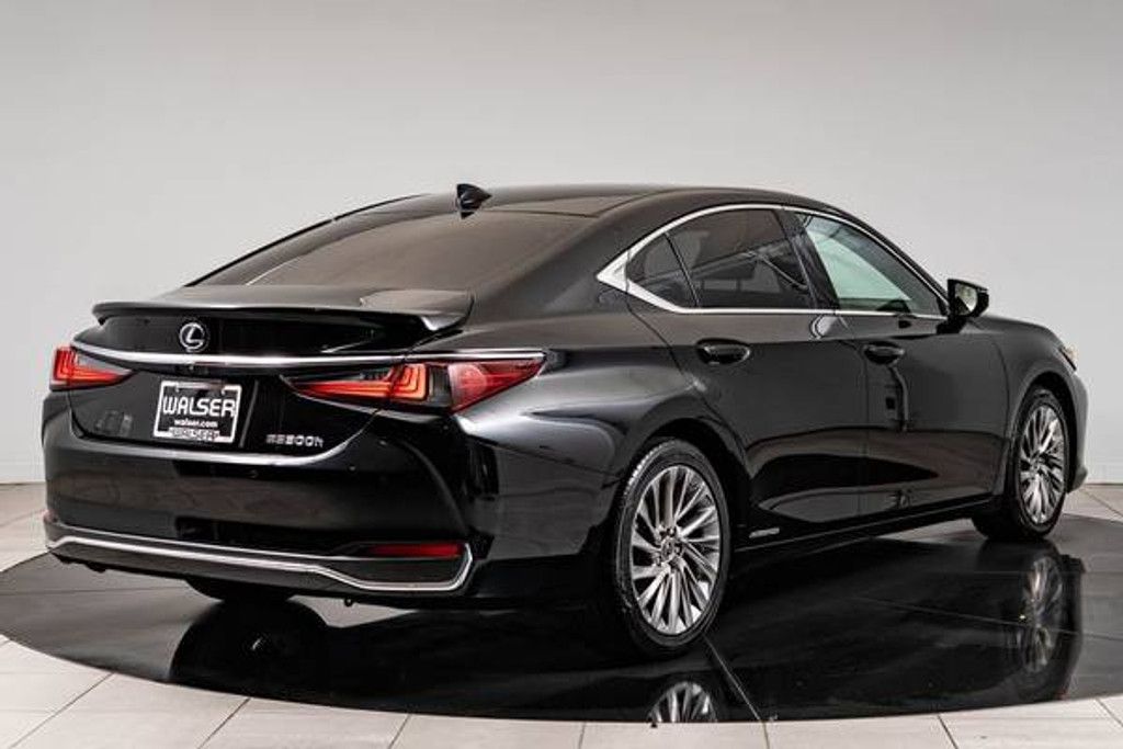 2019 LEXUS ES - photo 10
