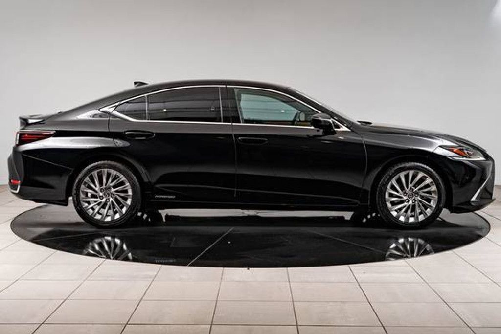 2019 LEXUS ES - photo 11