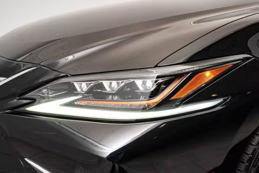 2019 LEXUS ES - photo 15