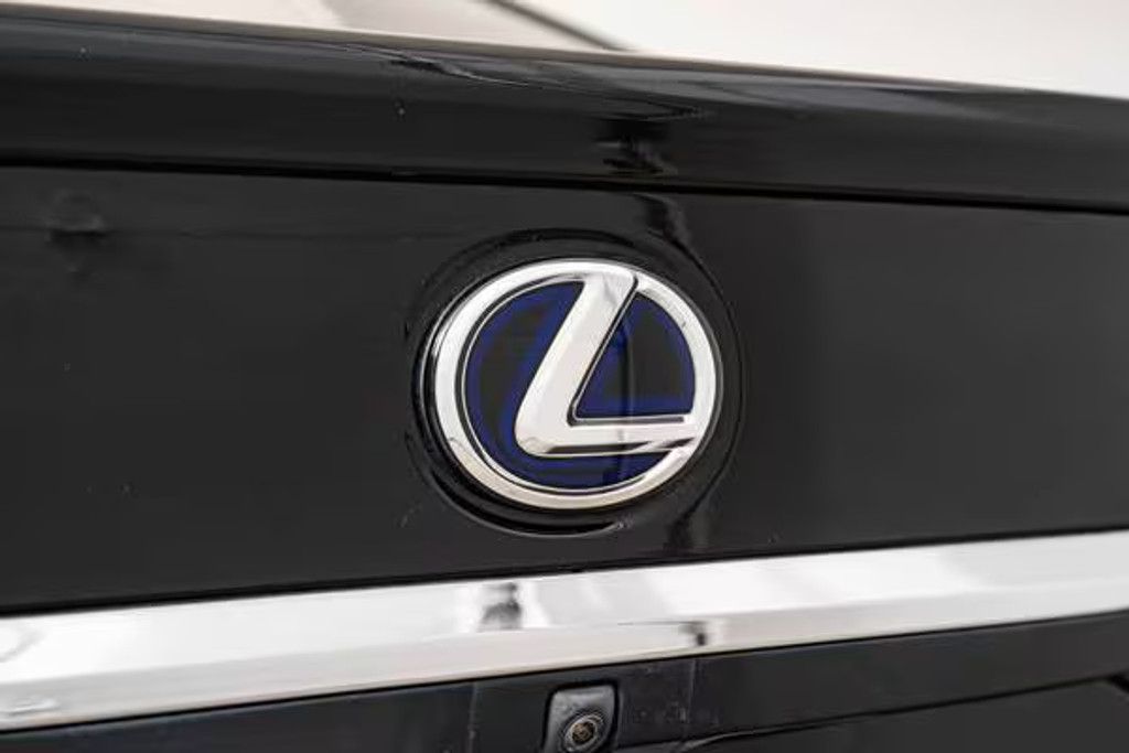 2019 LEXUS ES - photo 17