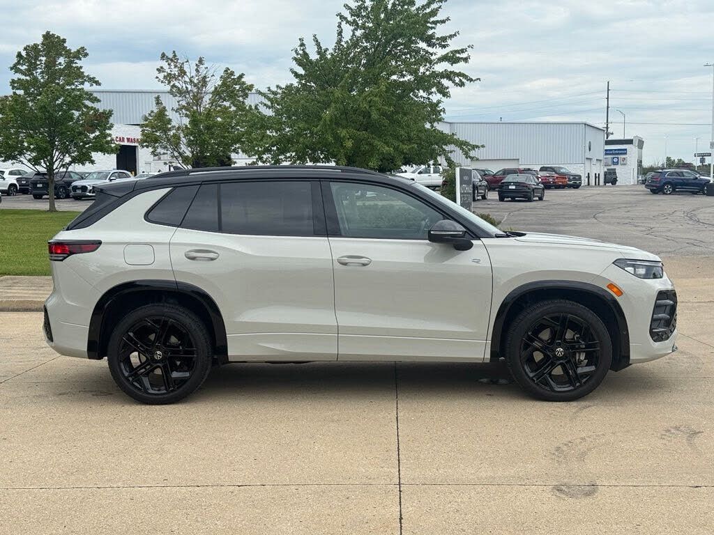2026 VOLKSWAGEN Tiguan - photo 8