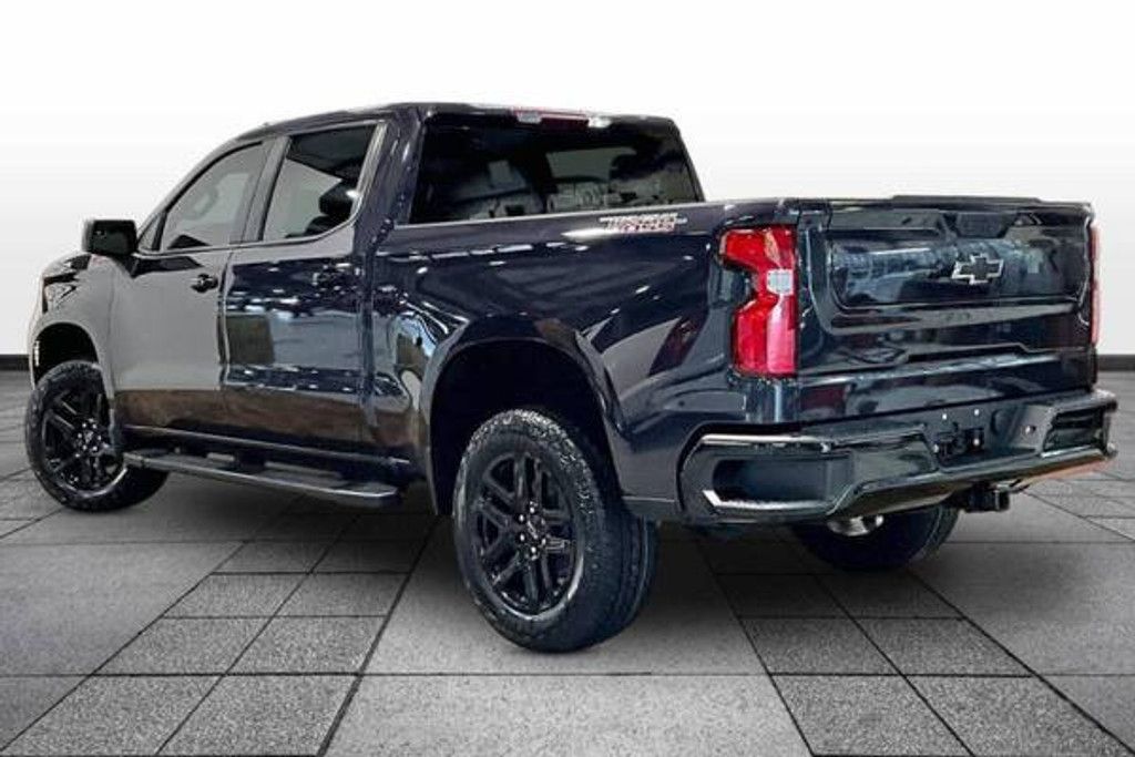 2023 CHEVROLET Silverado - photo 2