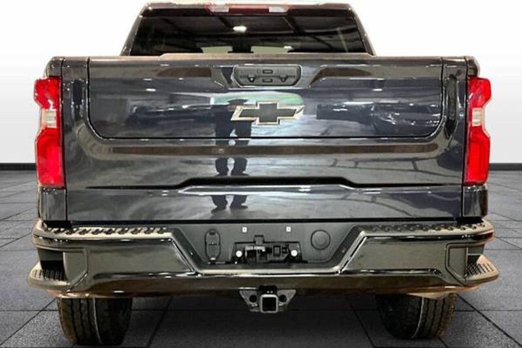 2023 CHEVROLET Silverado - photo 4