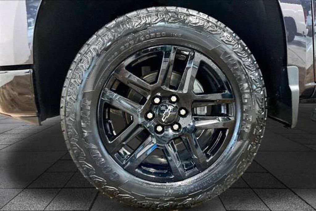 2023 CHEVROLET Silverado - photo 9