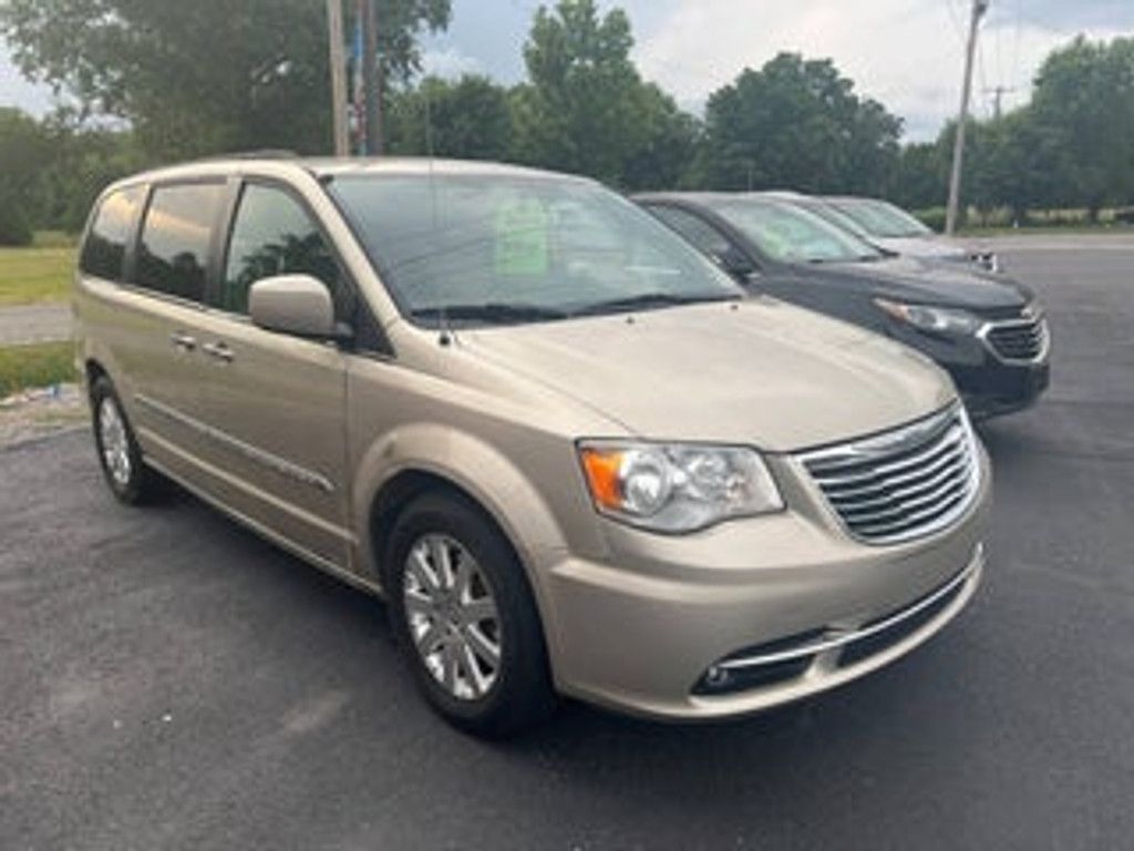 2016 Chrysler Town AND Country Touring
