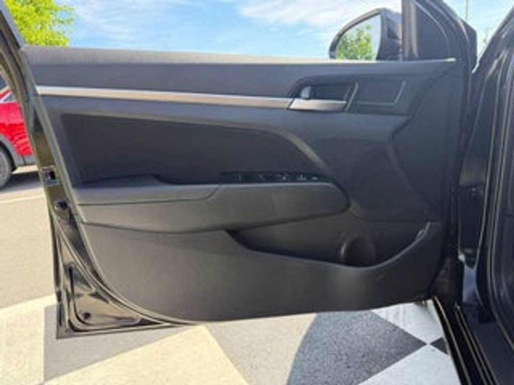 2020 HYUNDAI Elantra - photo 16
