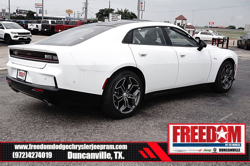 2026 DODGE Charger - photo 5