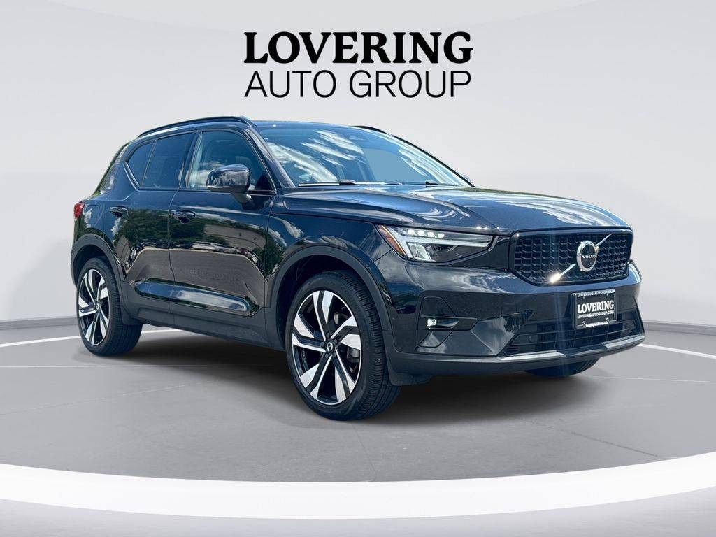 2024 Volvo XC40 Plus Dark
